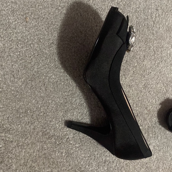 Blk open toe heels 7.5 M - Picture 4 of 8